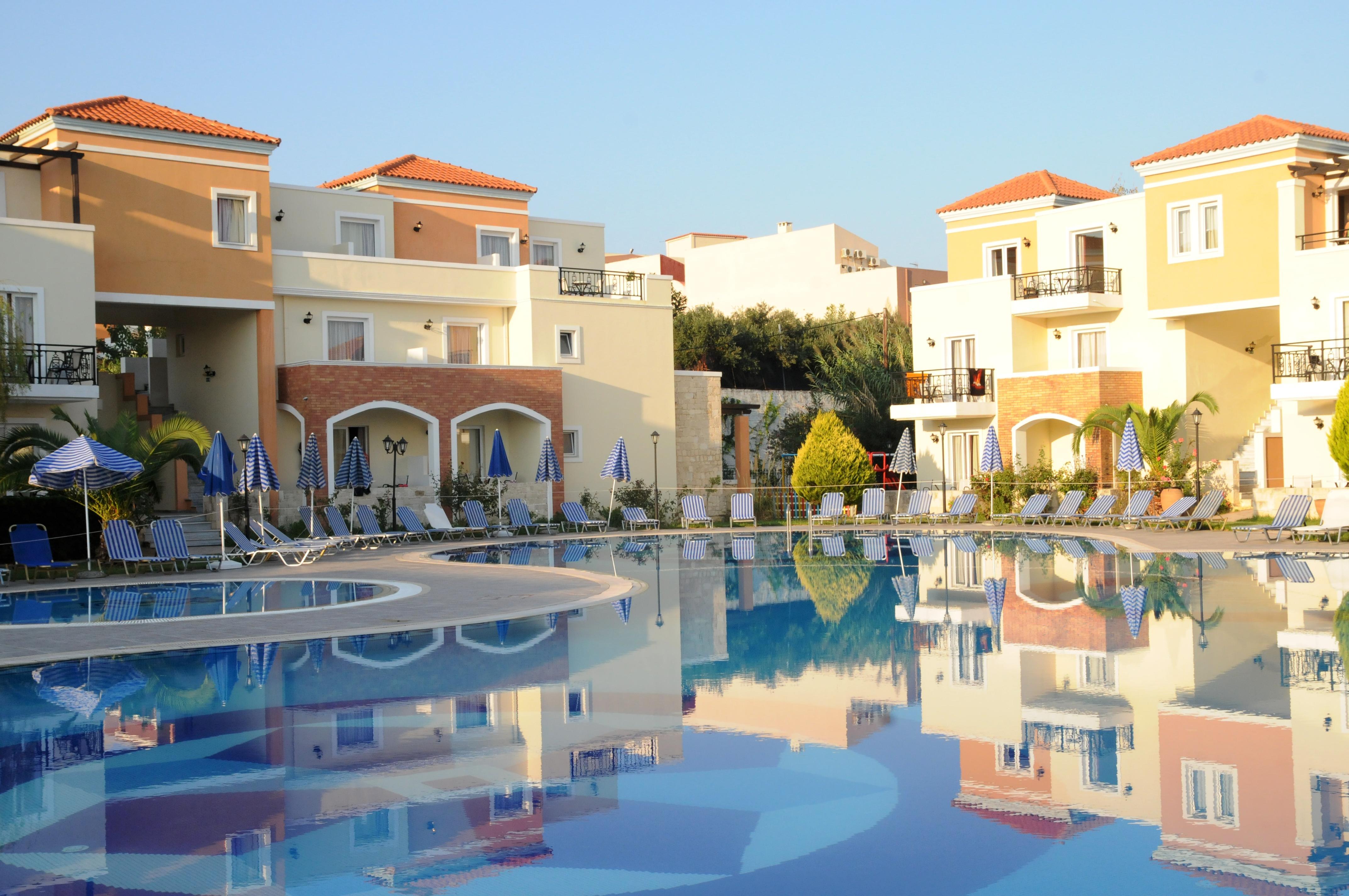Chrispy Waterpark Resort Kolymbari Exterior photo