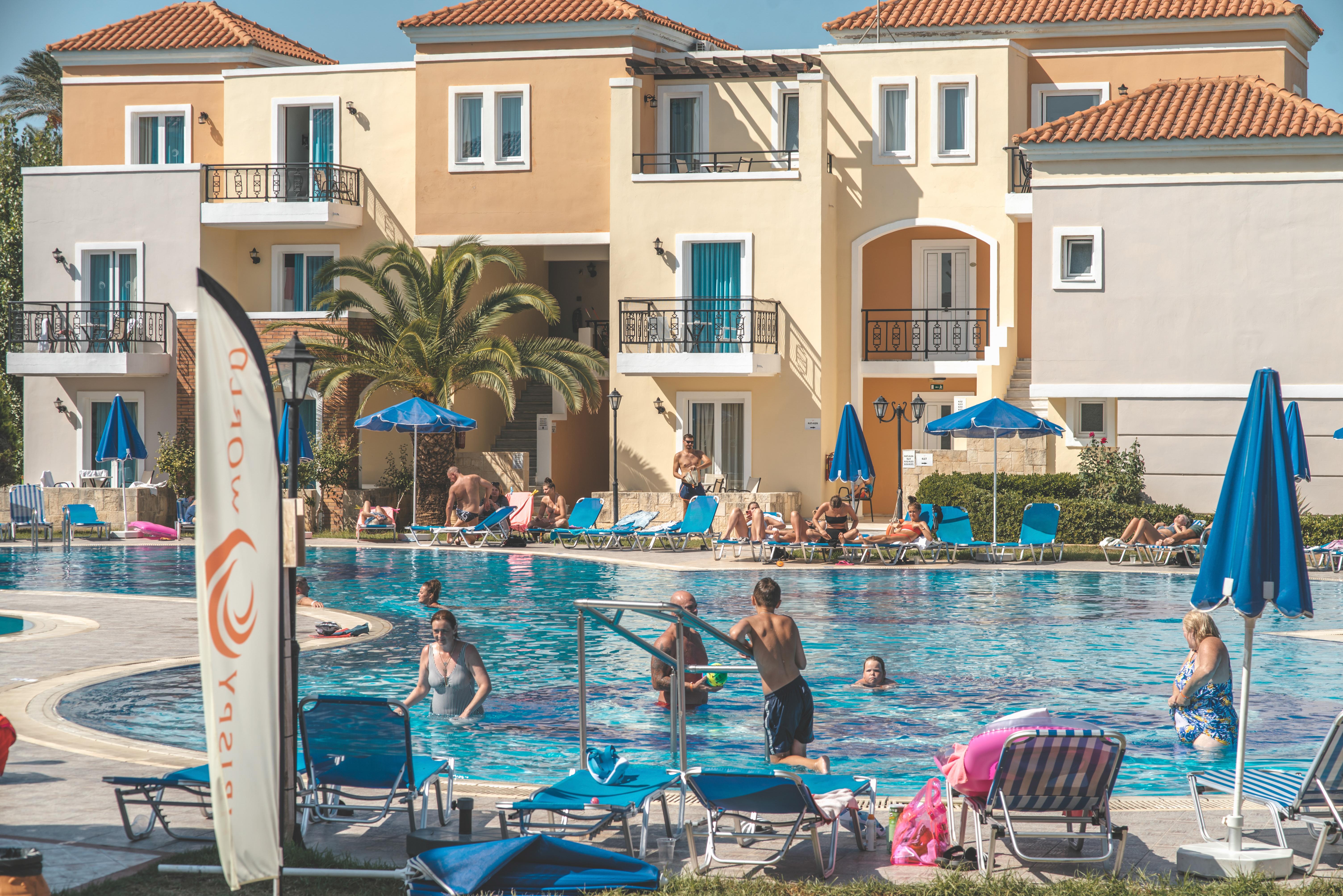 Chrispy Waterpark Resort Kolymbari Exterior photo